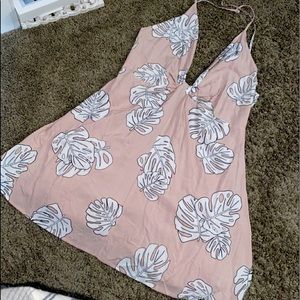 BRAND NEW Tobi dess with beautiful cross cross backing